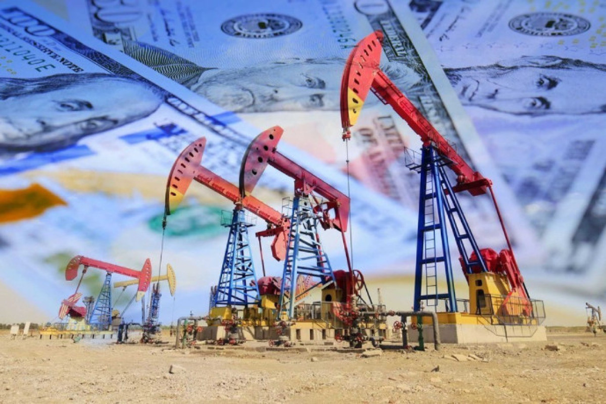 Azerbaijani oil price increases by about USD 1