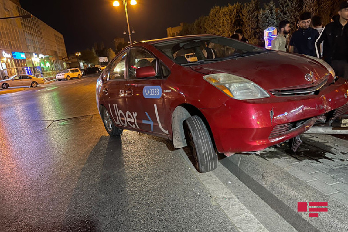 Bakıda taksi fəaliyyəti ilə məşğul olan sürücülər qəza törədib - FOTO  - VİDEO 