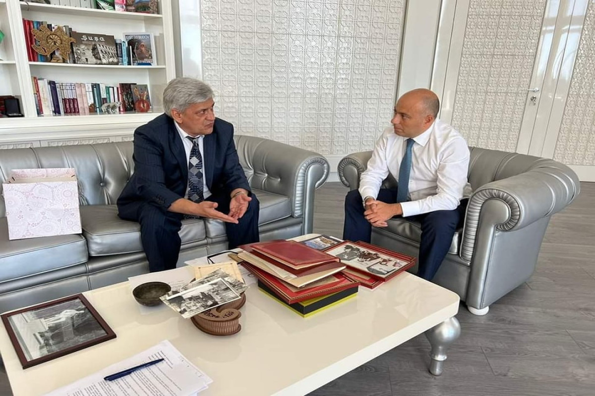 Vüqar Tofiqli, Anar Kərimov