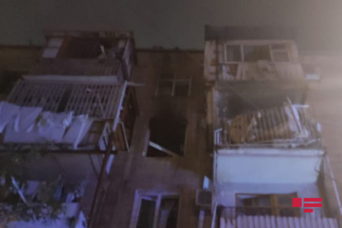 Bakıda yaşayış binasında baş verən yanğın söndürülüb - VİDEO   - YENİLƏNİB-4   - FOTO 