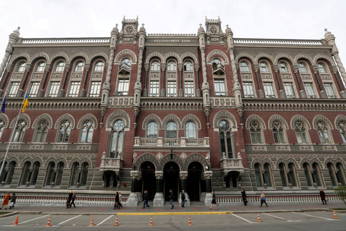 Mərkəzi Bank: Aviazərbələrə baxmayaraq, Ukrayna bankları adi rejimdə çalışır