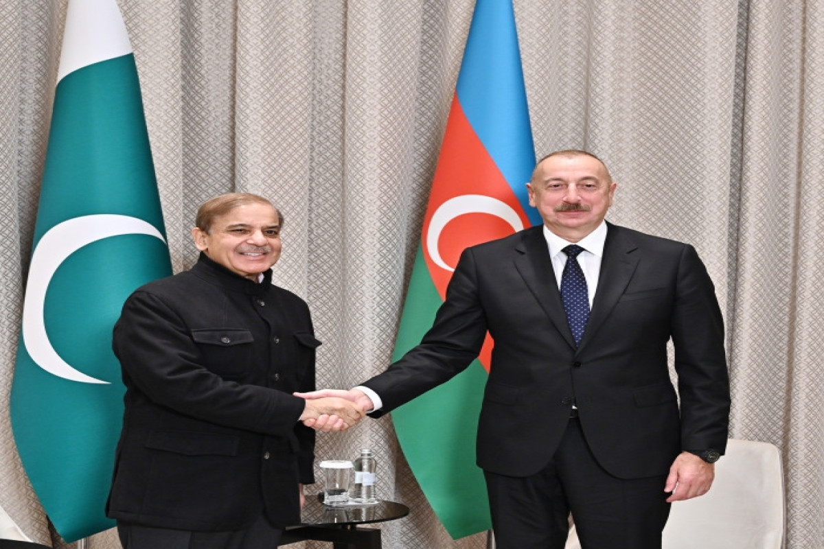 Prezident İlham Əliyev Astanada Pakistanın Baş naziri ilə görüşüb