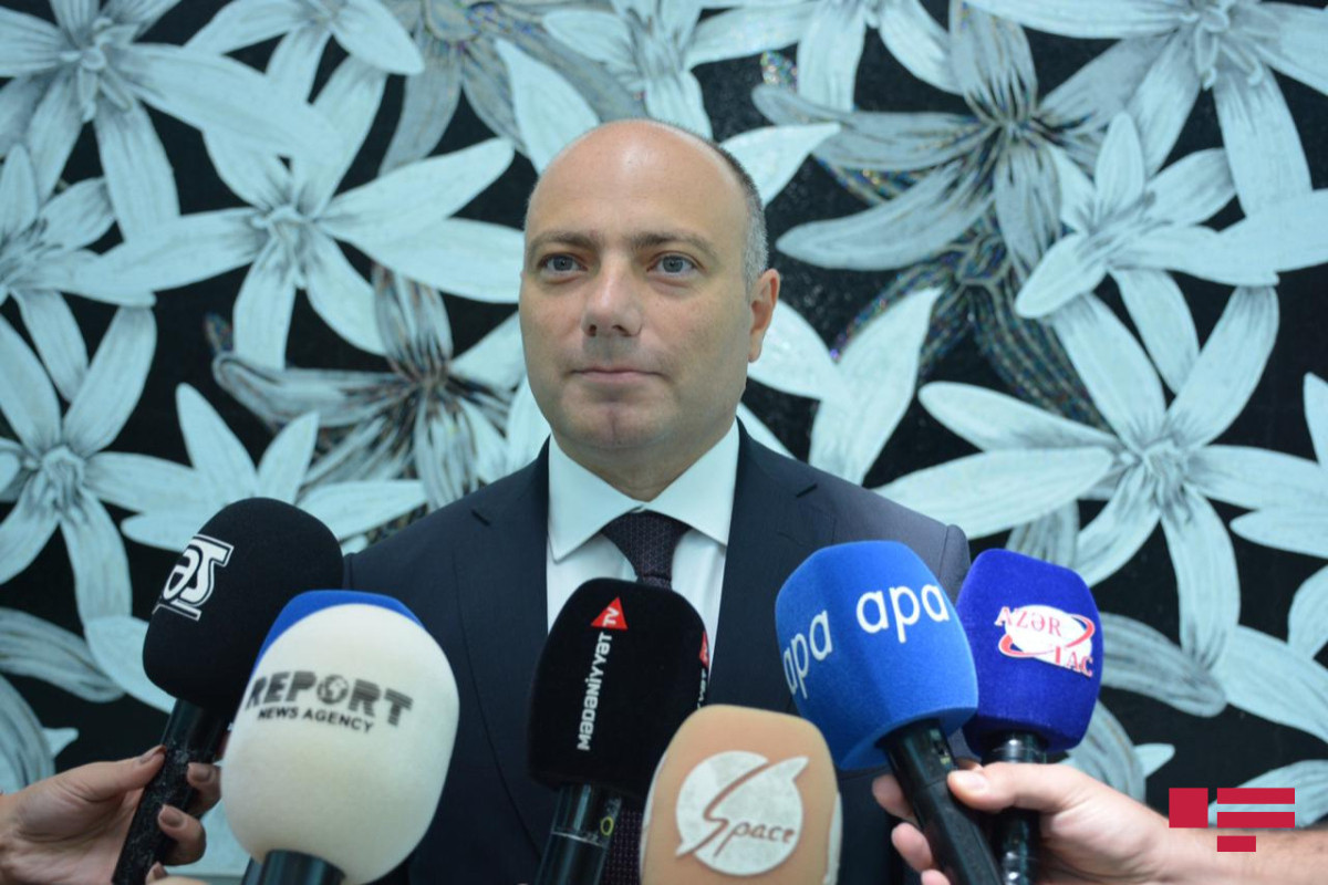 Nazir: Elektron cihazlarla şagird və müəllimlərin davamiyyətinə nəzarət ediləcək