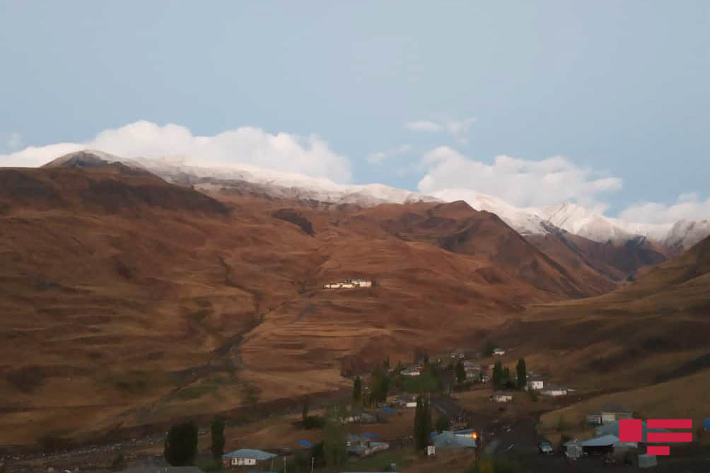 Azərbaycanın yüksək dağlıq ərazilərinə qar yağıb - FOTO 