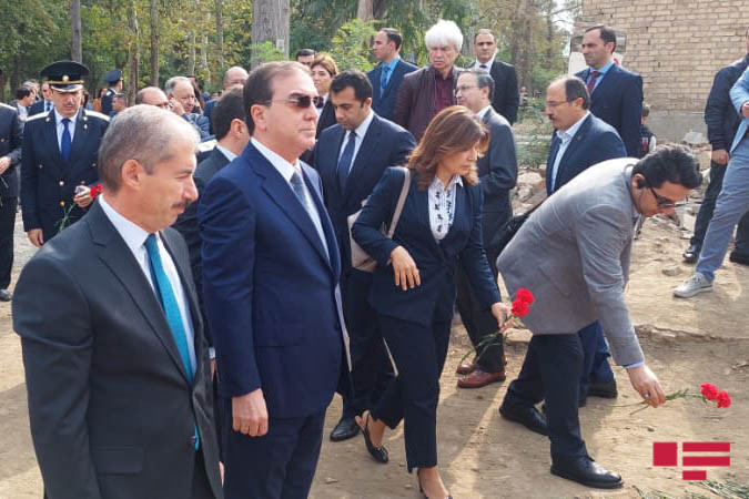 Xarici diplomatların iştirakı ilə Gəncə terroru qurbanlarının anım tədbiri keçirilir - FOTO - YENİLƏNİB-1 