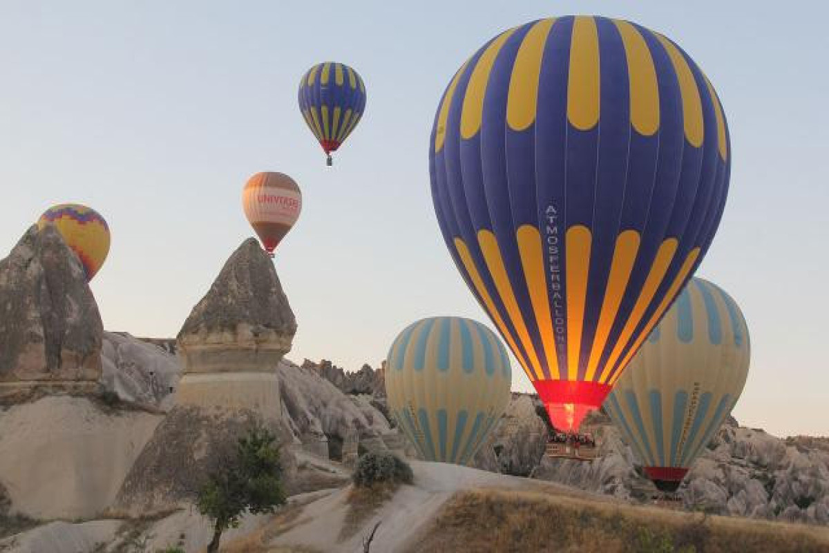 Türkiyədə hava şarı sərt eniş edib, 2 turist ölüb