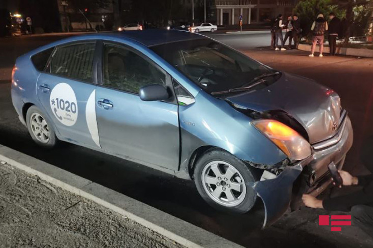 Bakıda “Prius” “Opel”ə çırpılıb, sərnişin xəsarət alıb  - FOTO  - VİDEO 