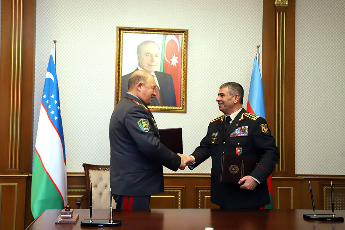 Azərbaycan və Özbəkistan müdafiə nazirləri 2023-cü il üçün ikitərəfli əməkdaşlıq Planını imzalayıb - FOTO 