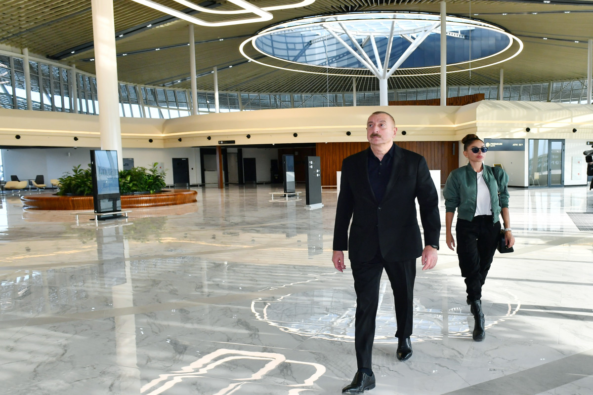 Prezident və birinci xanım Zəngilan Beynəlxalq Hava Limanında yaradılan şəraitlə tanış olublar - YENİLƏNİB  - FOTO 