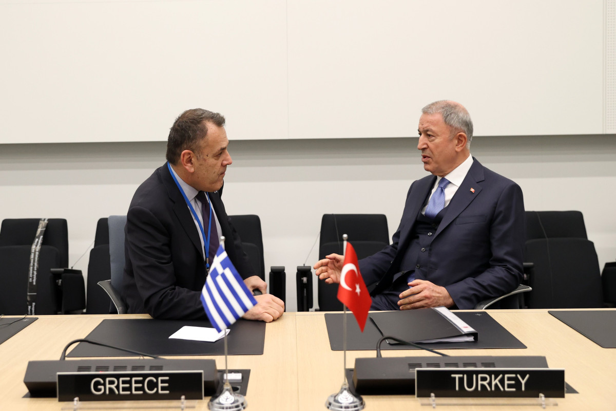 Hulusi Akar yunan həmkarını Türkiyəyə dəvət edib