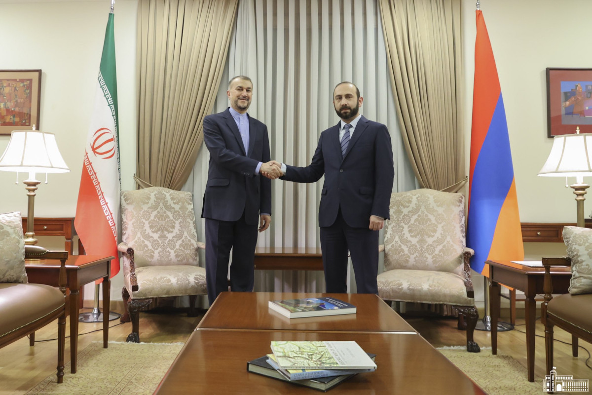 İran XİN başçısı Abdullahian, Ermənistan XİN başçısı Mirzoyan
