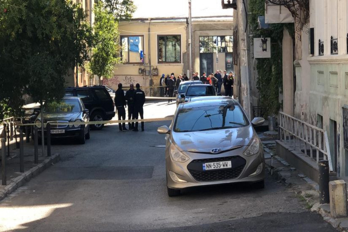 Tbilisidə əl qumbarası partlayıb, 3 nəfər yaralanıb