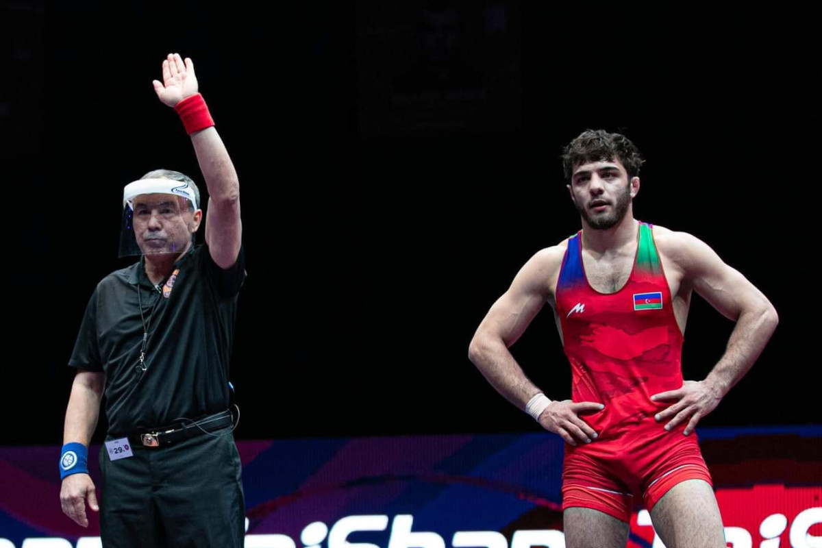 Azerbaijani wrestler defeats Armenian rival