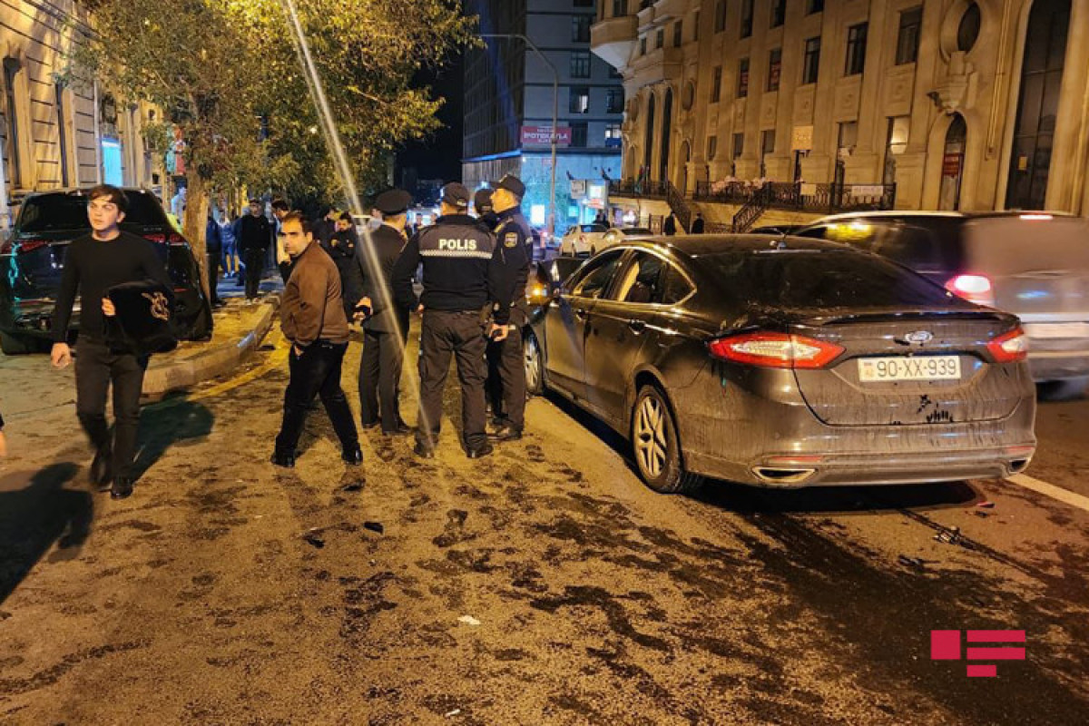 В Баку столкнулись два автомобиля, есть пострадавшие-ФОТО 