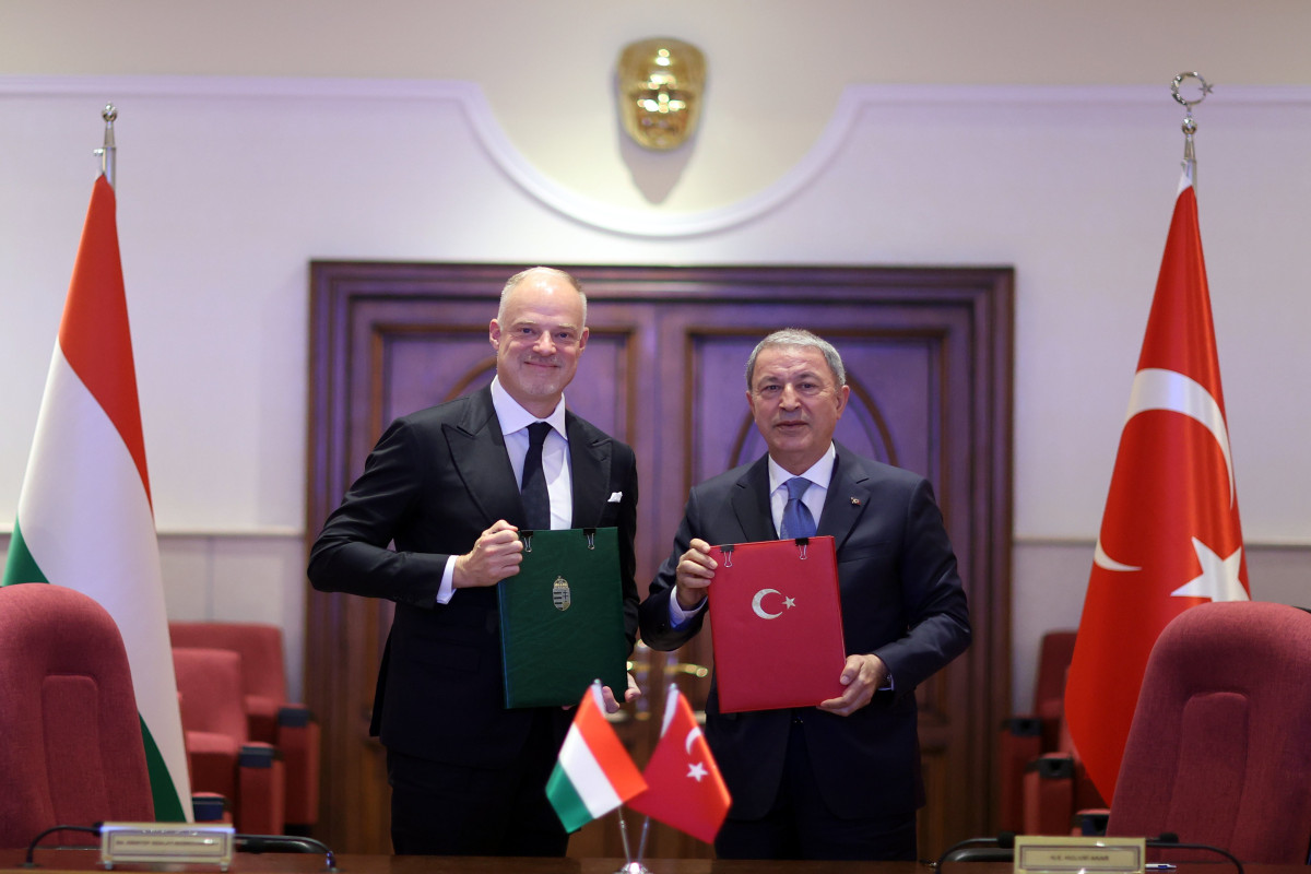 Türkiyə və Macarıstan müdafiə nazirləri saziş imzalayıb - FOTO 