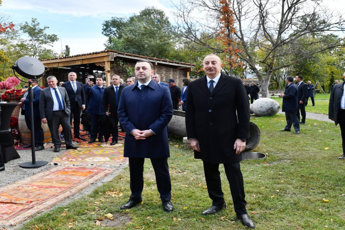 Prezident İlham Əliyevin və İrakli Qaribaşvilinin Mçxetada birgə işçi naharı olub