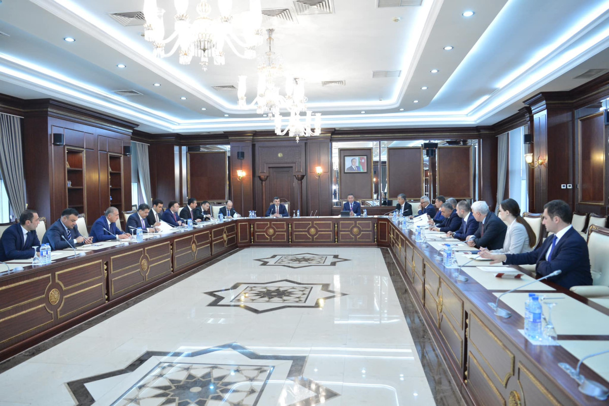 Mərkəzi Bankın sədri Taleh Kazımov, deputatlarla görüş