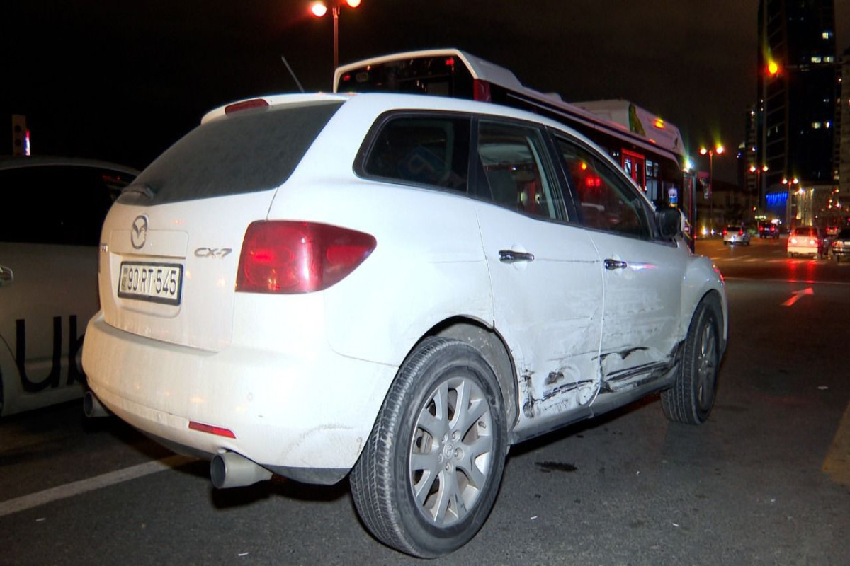 В Баку столкнулись 6 автомобилей с участием автобуса, есть пострадавшие-ФОТО 