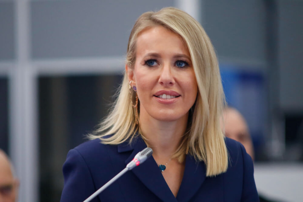 Kseniya Sobçakın evində axtarış aparılır