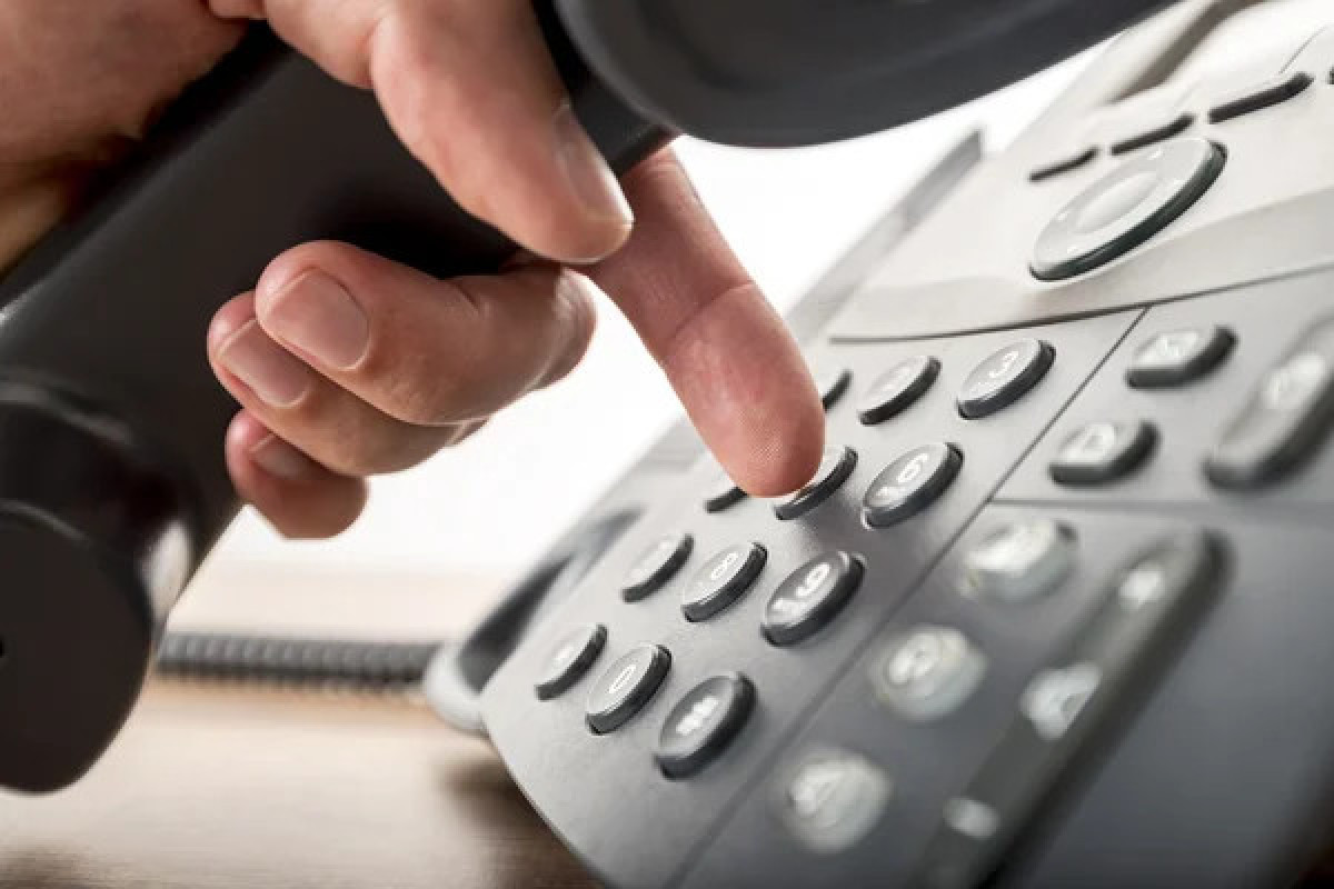 Nazirlik yeni telefon tariflərilə bağlı açıqlama yayıb