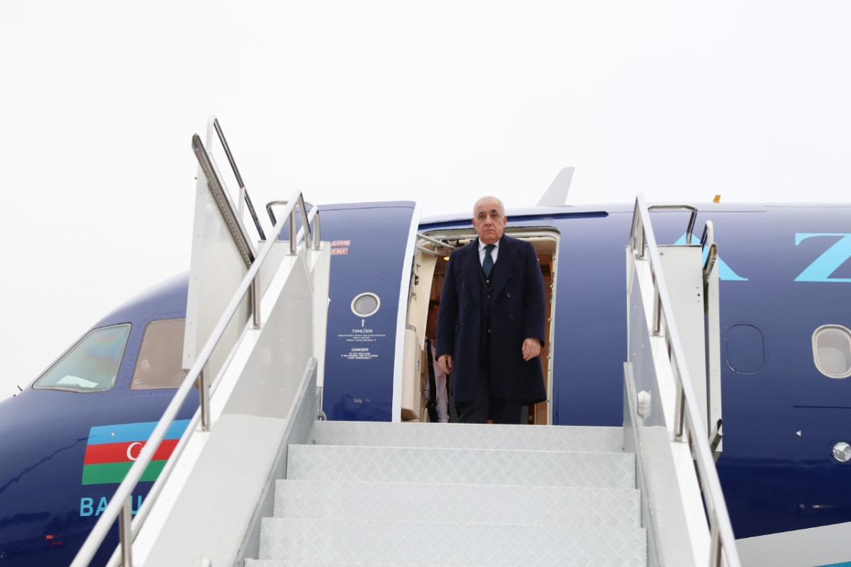 Али Асадов прибыл с рабочим визитом в Казахстан