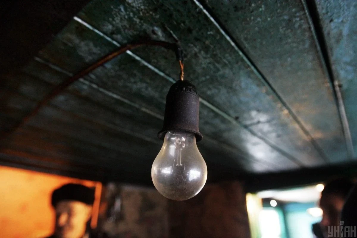 Зеленский: Около 4 миллионов украинцев имеют ограничения по электропотреблению