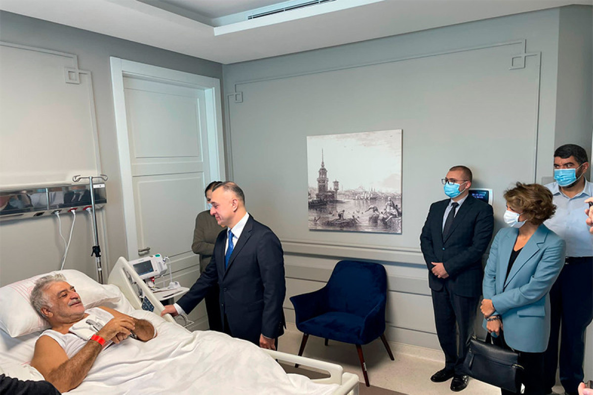Министр Теймур Мусаев навестил Шамиля Айрыма в больнице в Стамбуле