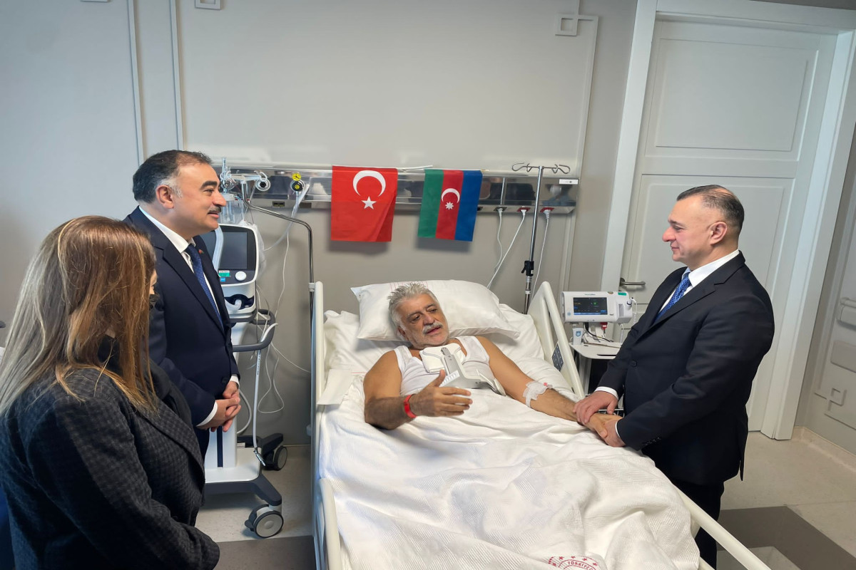Министр Теймур Мусаев навестил Шамиля Айрыма в больнице в Стамбуле