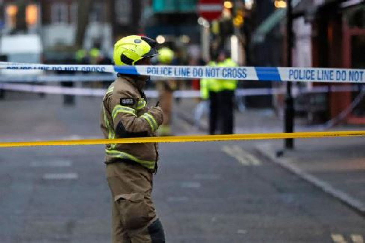 Reuters: Böyük Britaniyanın sərhəd xidmətinin binası yandırılıb, bir nəfər ölüb