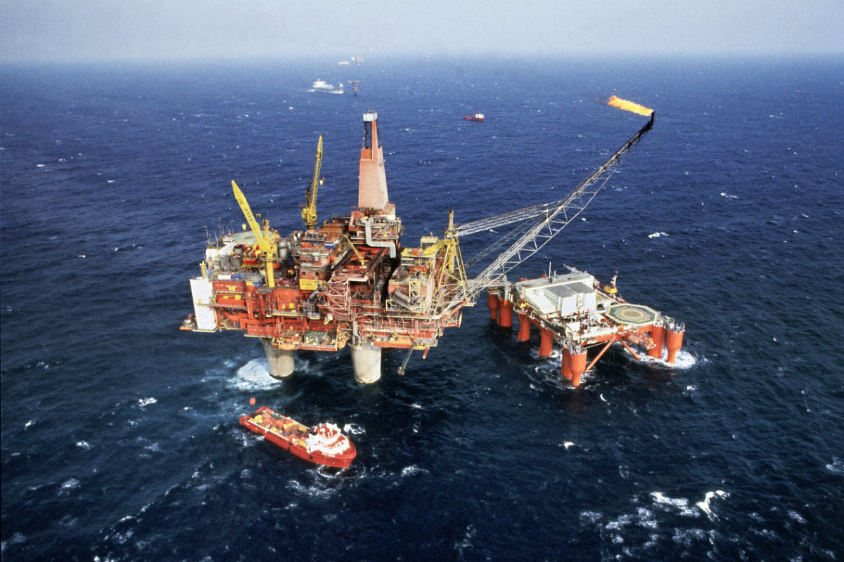 В Азербайджане добыча нефти сократится на 4,6%, добыча газа увеличится на 6,2%