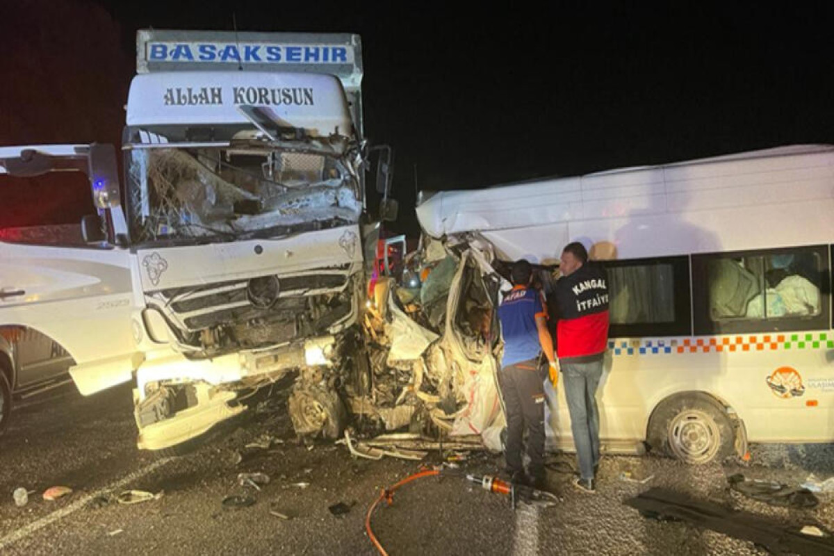 В Турции произошло ДТП со смертельным исходом: 8 человек погибли