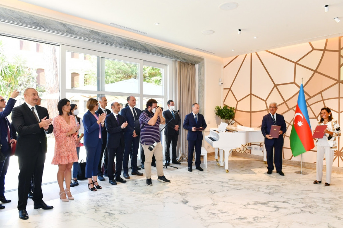 Prezident İtaliya-Azərbaycan Universitetinin yaradılması ilə əlaqədar imzalanmış sənədlərin mübadiləsi mərasimində iştirak edib - YENİLƏNİB 2 