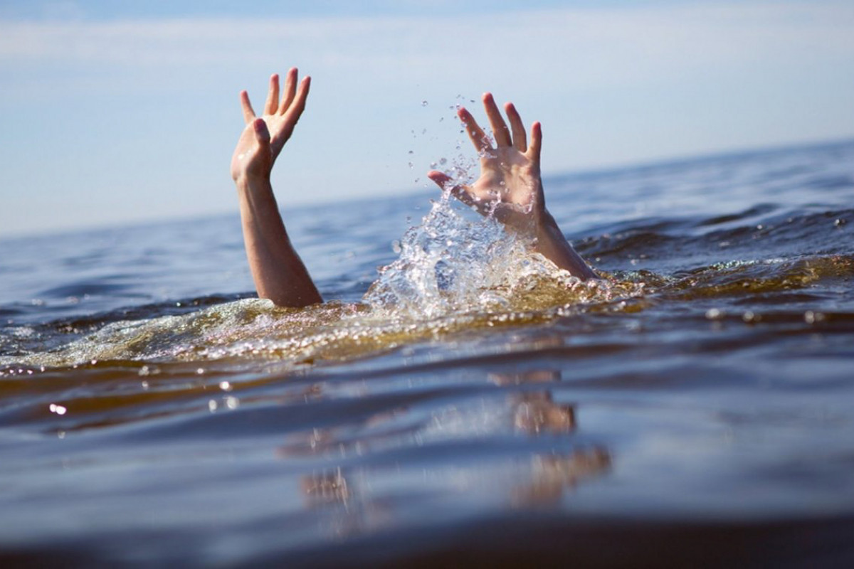В Агджабеди один человек утонул в реке