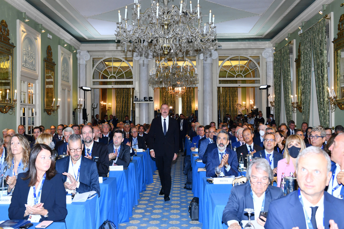 Prezident İlham Əliyev İtaliyanın Çernobbio şəhərində keçirilən beynəlxalq forumda iştirak edib - YENİLƏNİB 