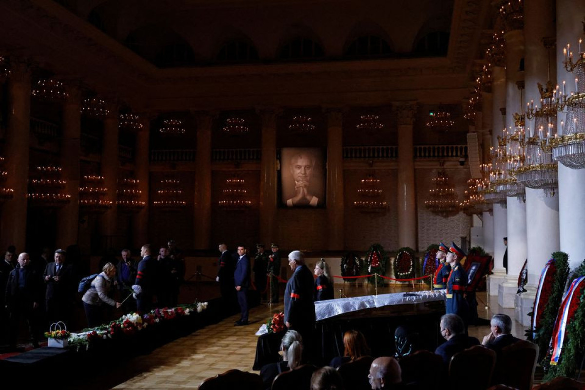 Russians line up to bid farewell to former Soviet leader Gorbachev