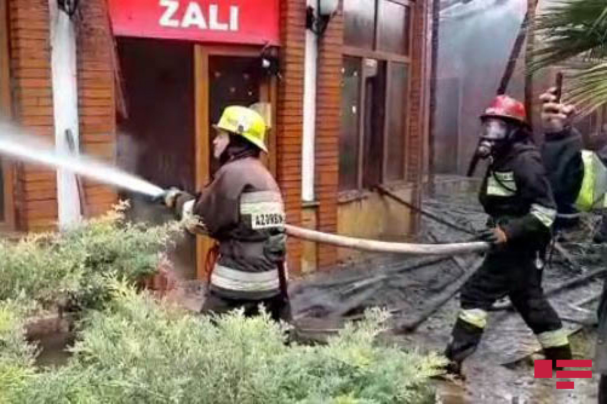 В ресторане в Баку произошел пожар