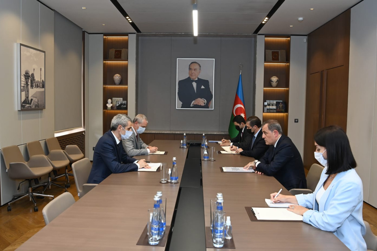 Ceyhun Bayramov Fransa səfiri ilə görüşüb