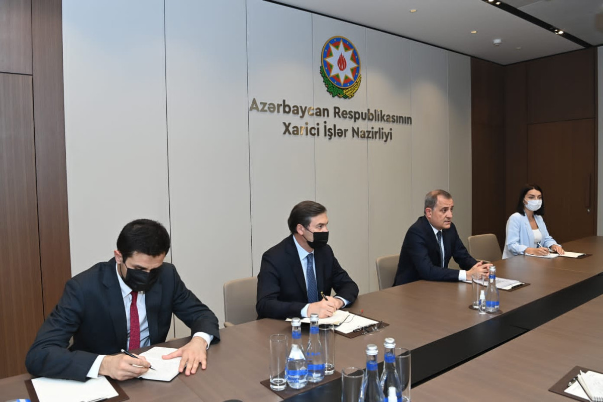 Azerbaijani FM met with French ambassador