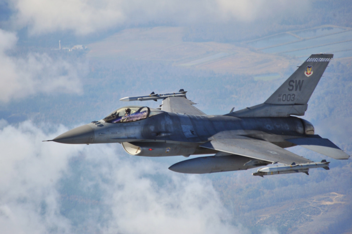 Госдеп одобрил продажу Пакистану истребителей F-16 на $450 млн