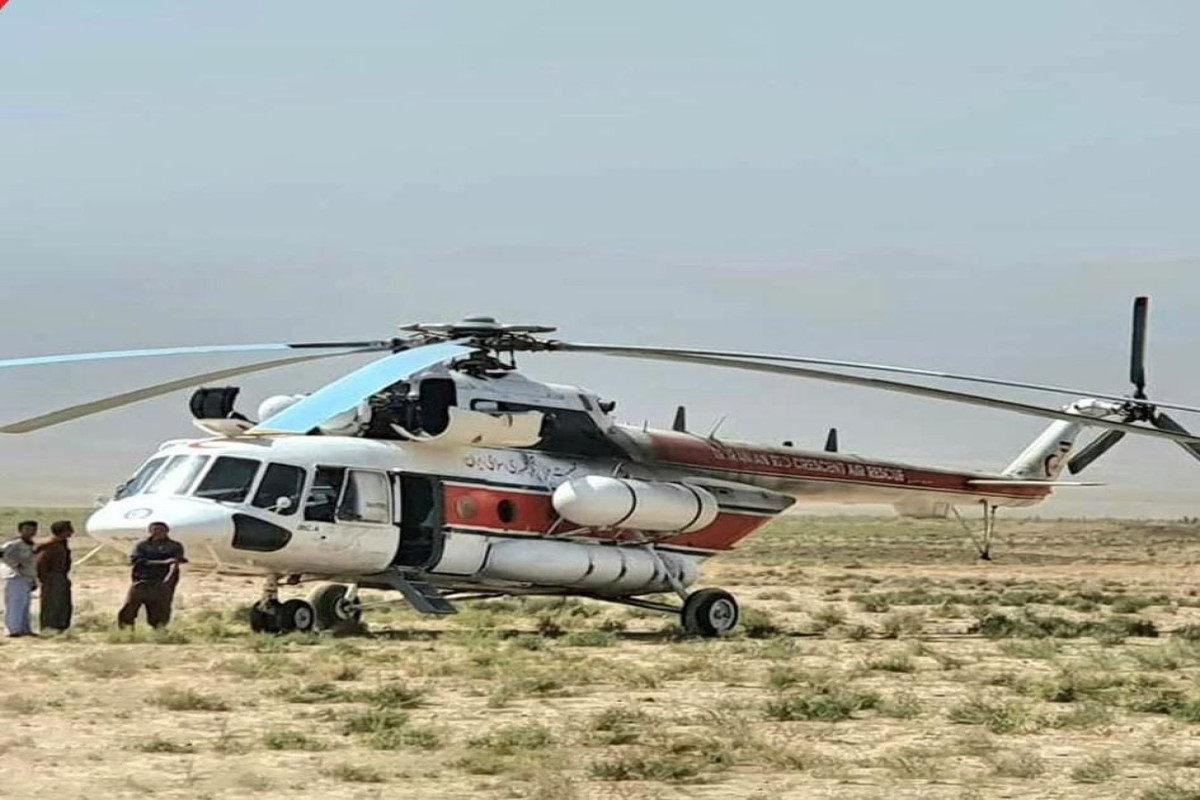 İranda deputatları daşıyan helikopter təcili eniş edib