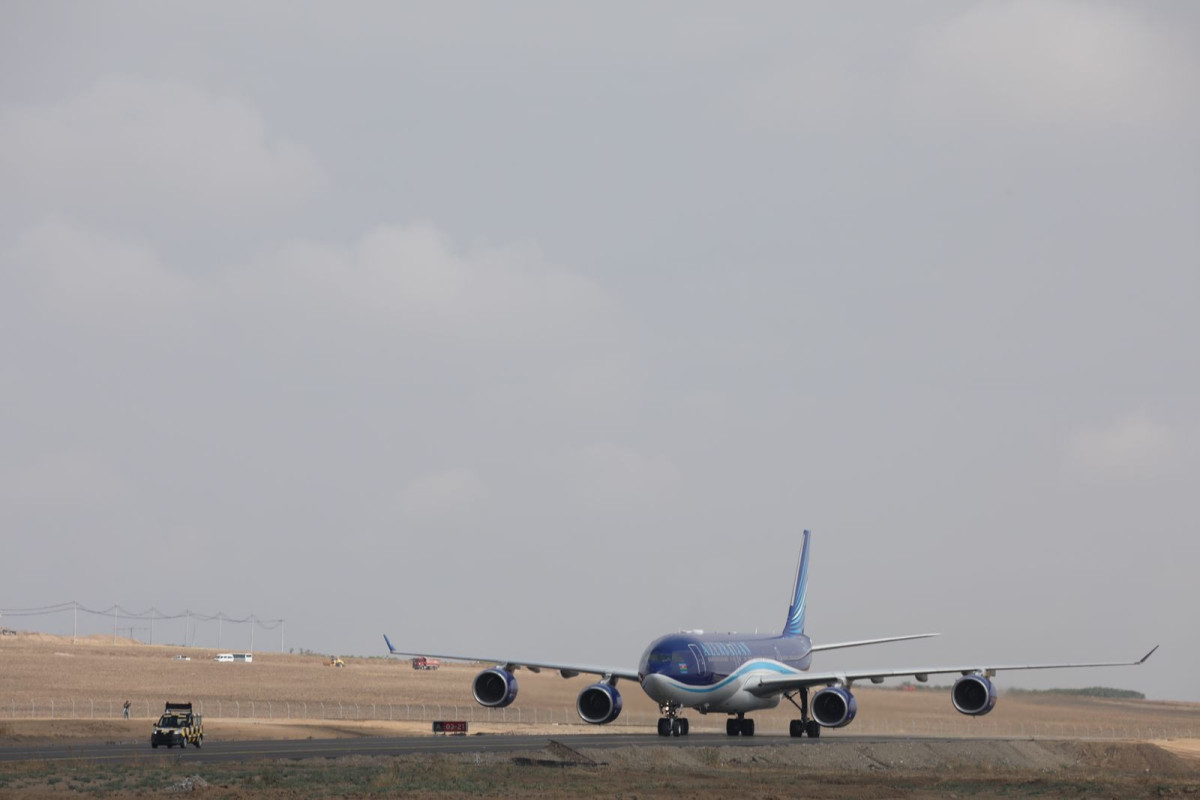 Пассажирский самолет выполнил технический рейс в Зангиланский международный аэропорт