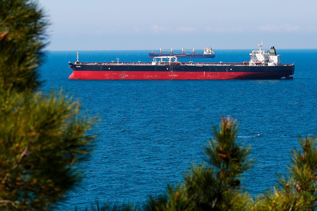США введут запрет на морские поставки нефти из России 5 декабря