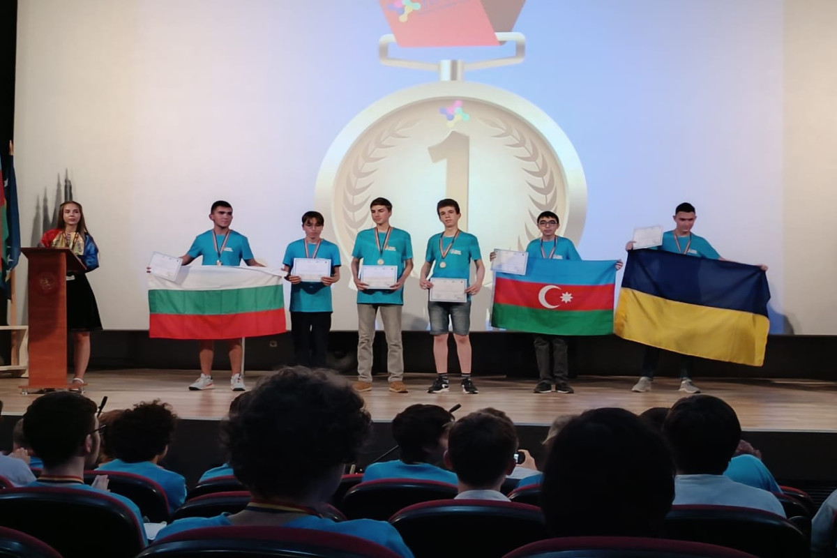 Azərbaycan komandası informatika üzrə qızıl və bürünc medallar qazanıb - FOTO 