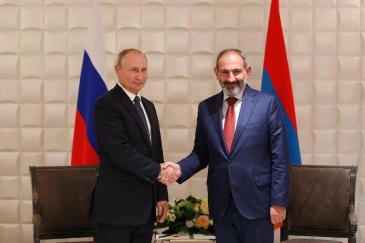 Paşinyan Vladimir Putinlə telefonla danışıb