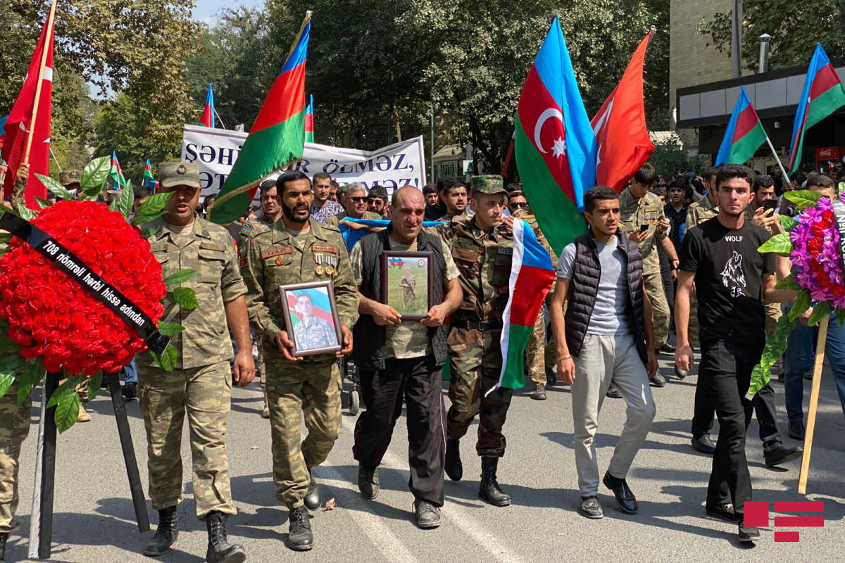 Mingəçevirdən olan şəhid dəfn edilib