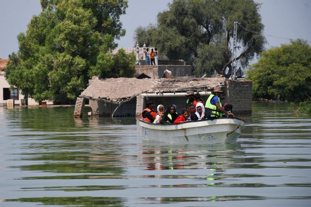 Pakistan floods' death toll nears 1,500