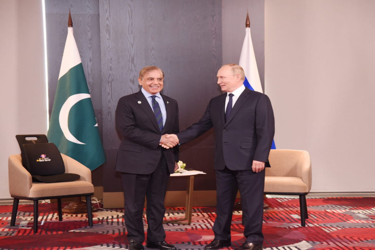 Pakistan Baş naziri Putinlə görüşüb