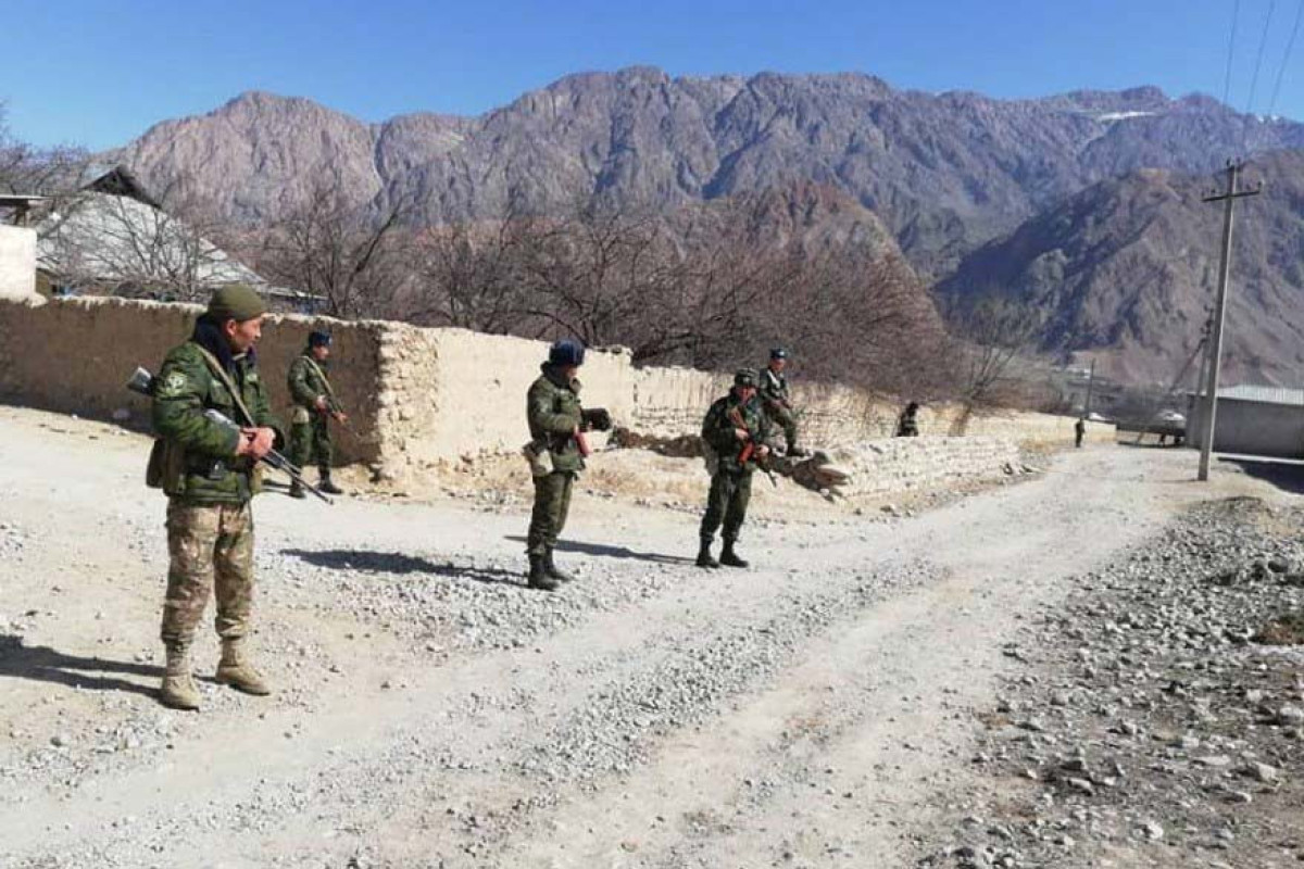 Между пограничниками Кыргызстана и Таджикистана произошла перестрелка