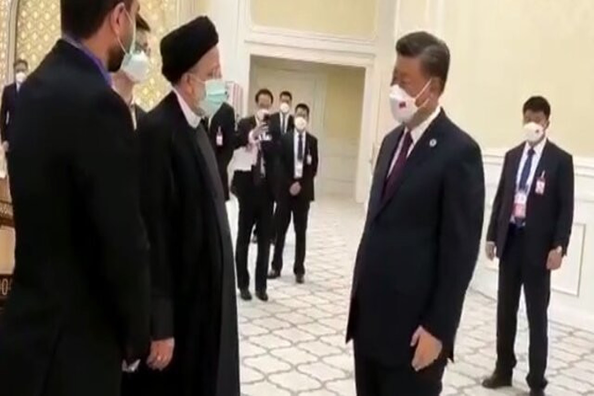 İbrahim Rəisi ilə Si Cinpin Səmərqənddə görüşüb