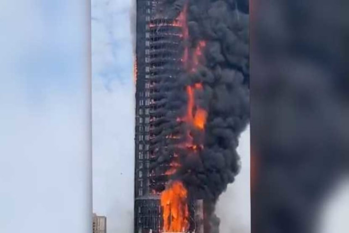 Fire engulfs 42-storey skyscraper in central Chinese city Changsha-VIDEO 